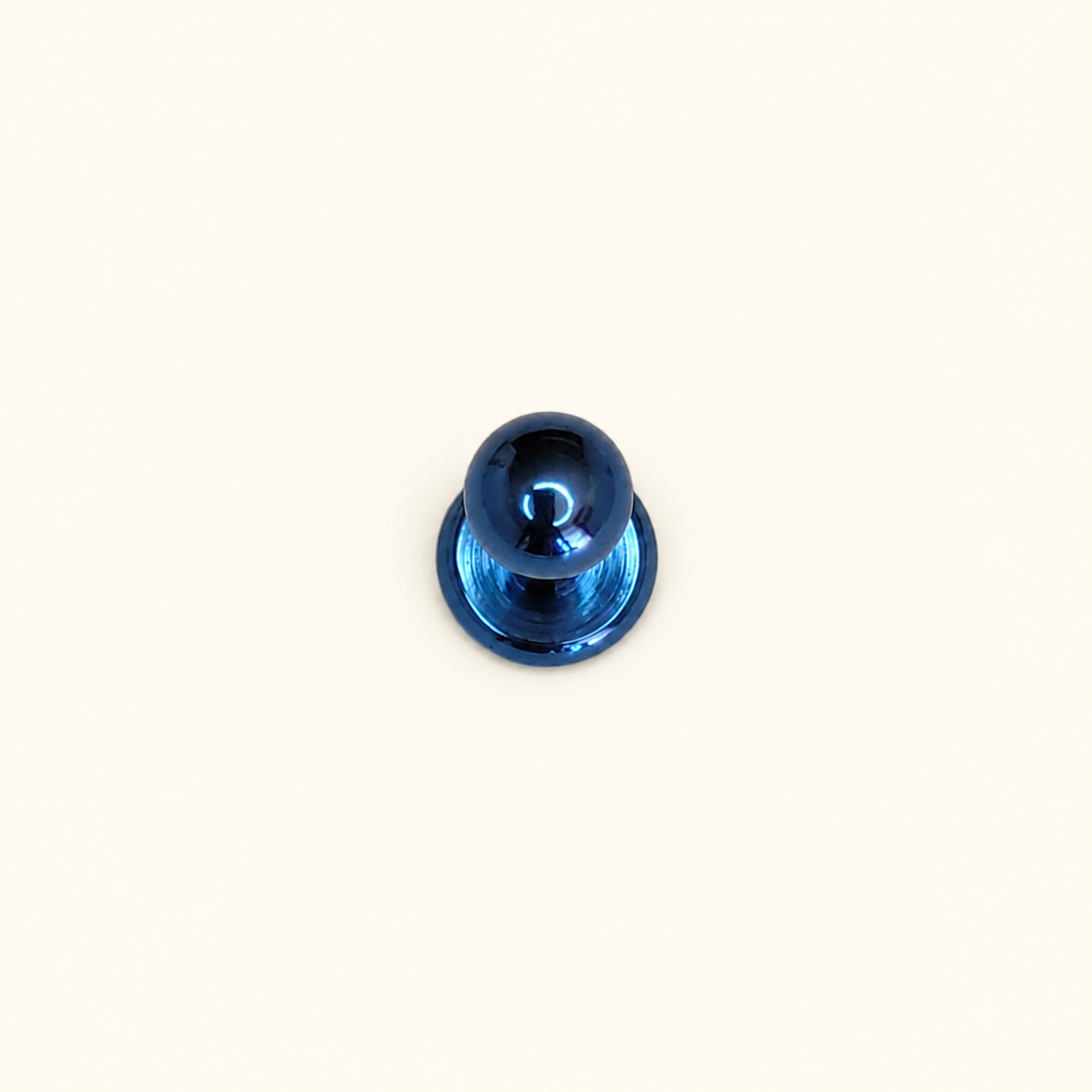 Medium Blue Titanium 3 mm Ball Labret